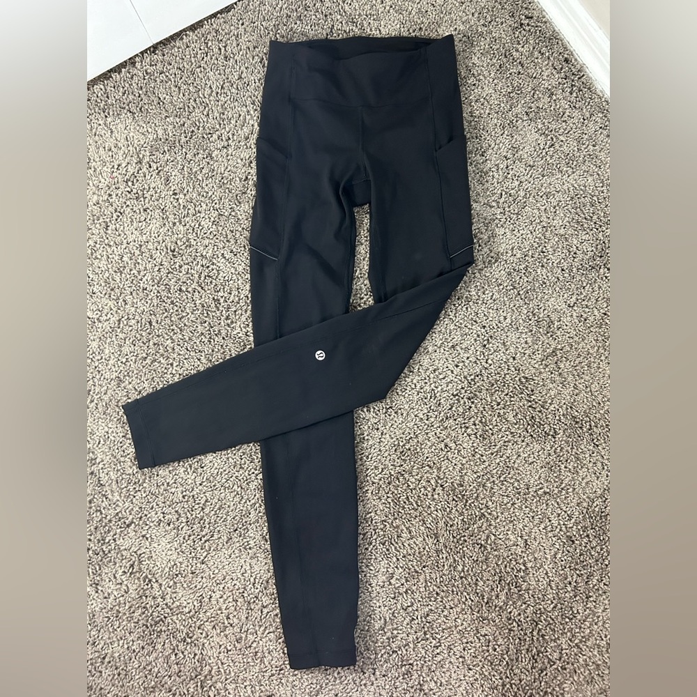 Lululemon Athletica Black High Rise Speed Up Leggings with five pockets- Size 2